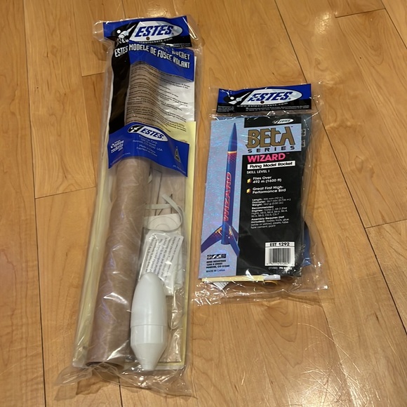 New Estes Beginner Flying Model Rockets Big Bertha & Beta Series Wizard Hobby - Picture 2 of 10